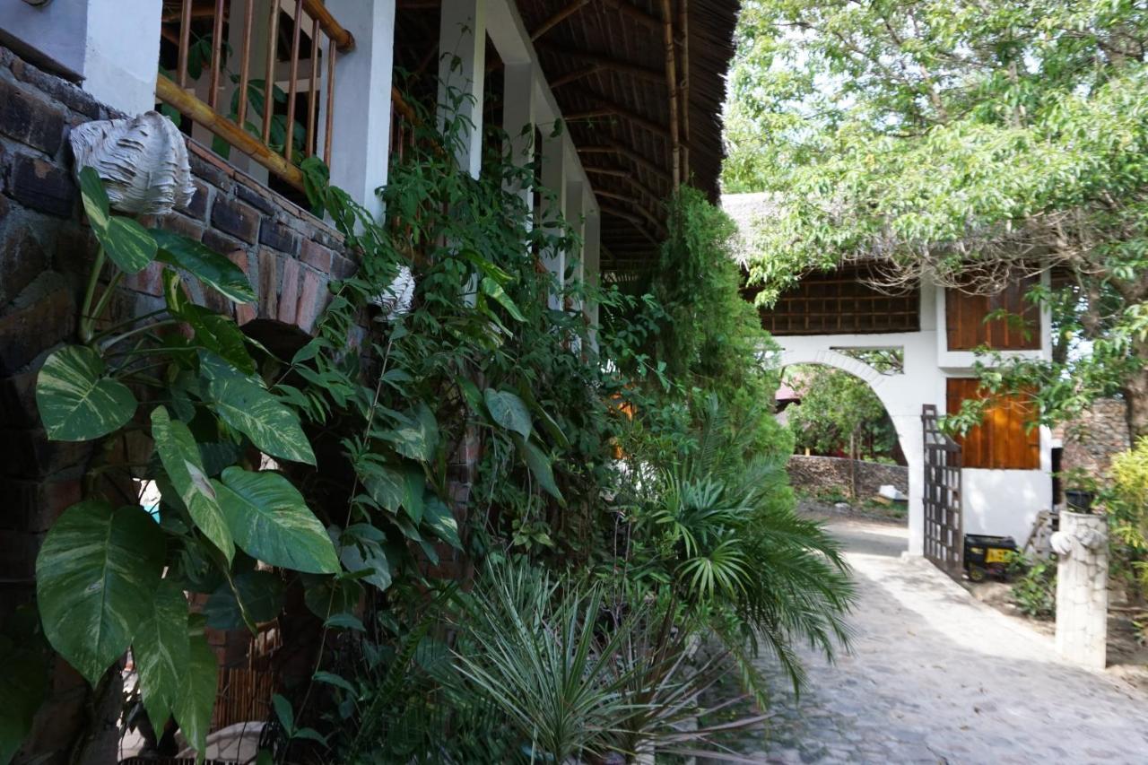 Mangga Lodge Bira Exteriér fotografie